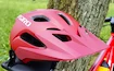 Cyklistická helma GIRO Fixture tmavě červená matná