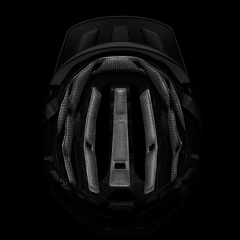 Cyklistická helma Giro Manifest  Spherical Mat Black S