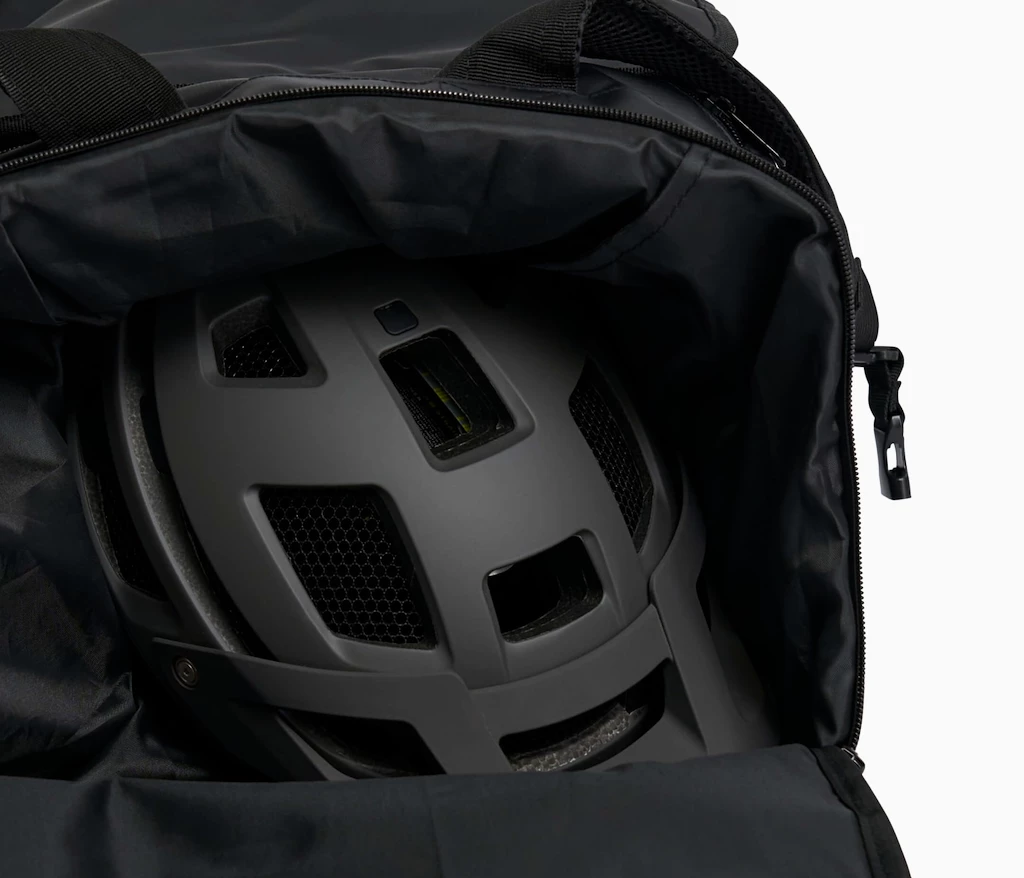 Cyklistická taška s převlékací podložkou Race Face  Stash Gear Bag Concrete