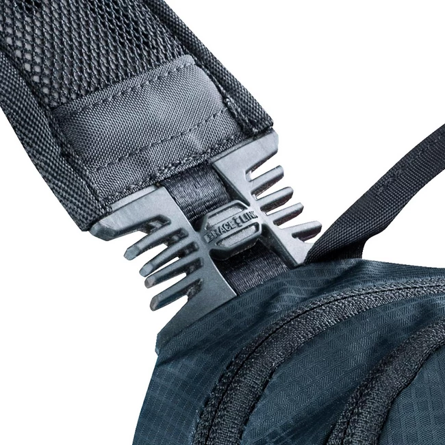 Cyklistický batoh EVOC CC 16l + 2l Bladder černý
