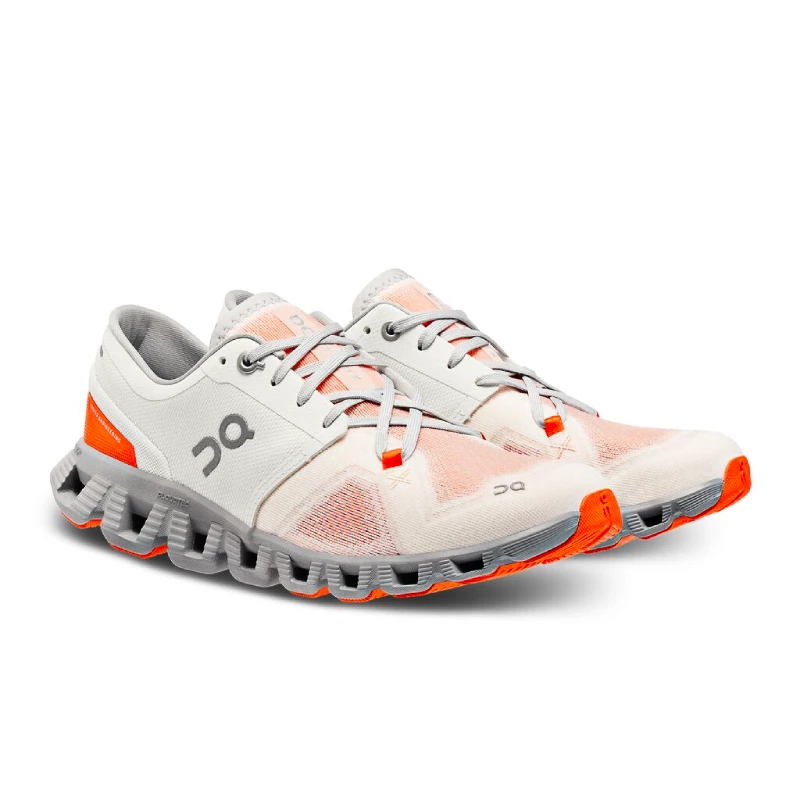 Dámská běžecká obuv On  Cloud X Ivory/Alloy  EUR 38,5