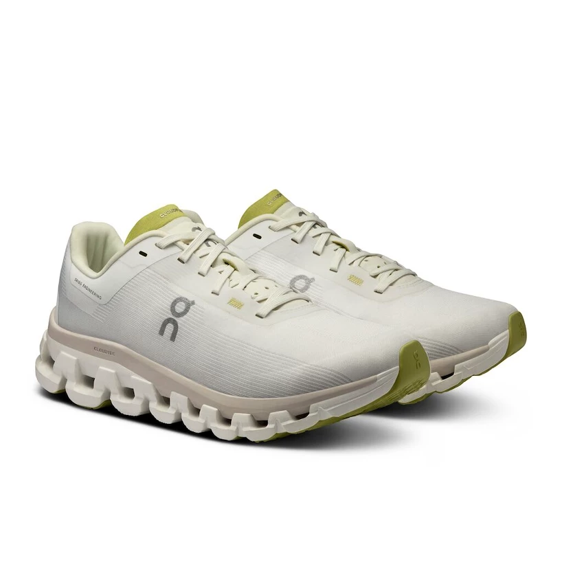 Dámská běžecká obuv On  Cloudflow 4 White/Sand  EUR 37,5