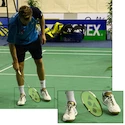 DOPRODEJ: Juniorská sálová obuv Yonex SHB-100 Men Gold LTD ´08