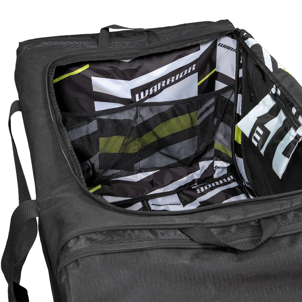 Hokejová taška na kolečkách Warrior  Q20 Cargo Roller Bag Medium Black/Grey Junior