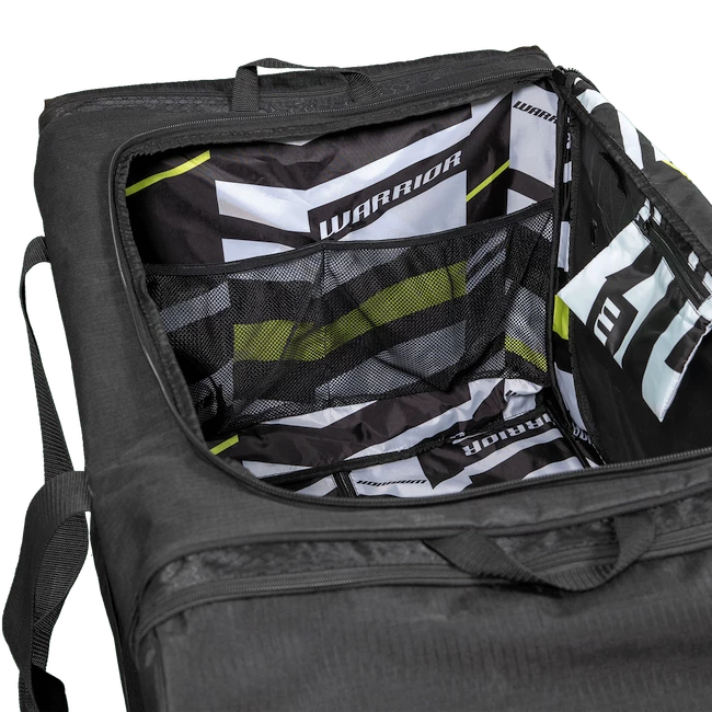 Hokejová taška na kolečkách Warrior  Q20 Cargo Roller Bag Medium Black/Grey Junior
