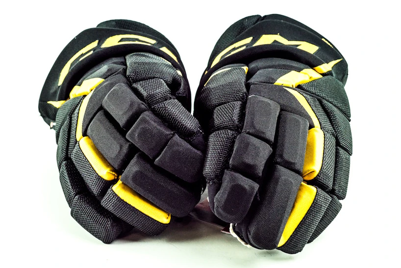 Hokejové rukavice CCM JetSpeed FT6 Black/Sunflower Junior 10 palců