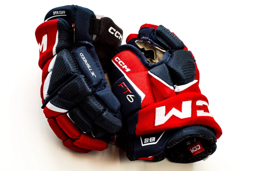 Hokejové rukavice CCM JetSpeed FT6 Navy/Red/White Junior 10 palců