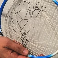 Proč praská badmintonový výplet?