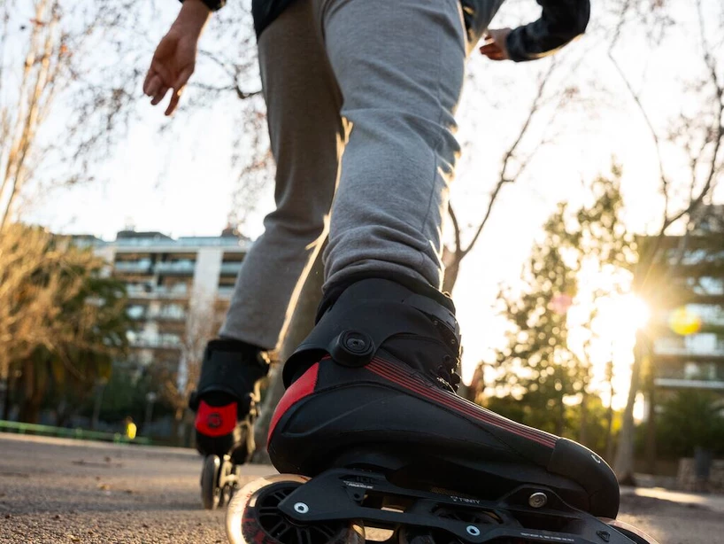 Kolečkové brusle Powerslide  Swell Black 100 Trinity