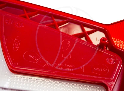 Kryt lampy pravý Thule 52694