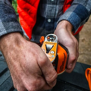 Nářadí Jetboil  CrunchIt™ Fuel Canister Recycling Tool