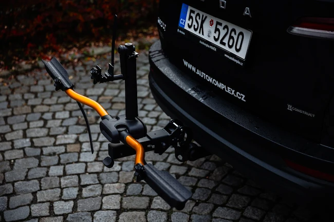 Nosič koloběžek na tažné zařízení TMK  FLY Footbike 01 - black
