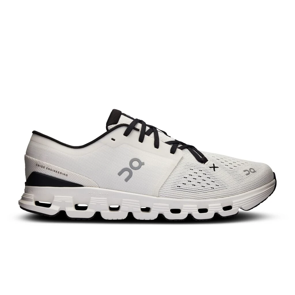 Pánská běžecká obuv On  Cloud X 4 Ivory/Black  EUR 45