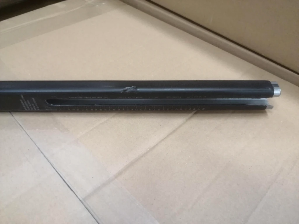 Poškozeno při přepravě - Nosné tyče Thule  118 cm
