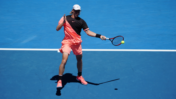 Tenisové rakety Yonex Vcore a Denis Shapovalov