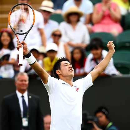 Kei Nishikori s tenisovou raketou Wilson Burn