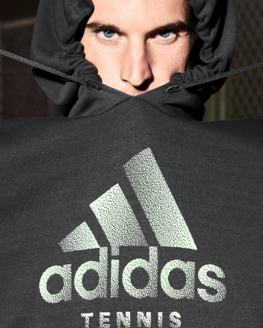 Dominic Thiem v oblečení na tenis adidas New York