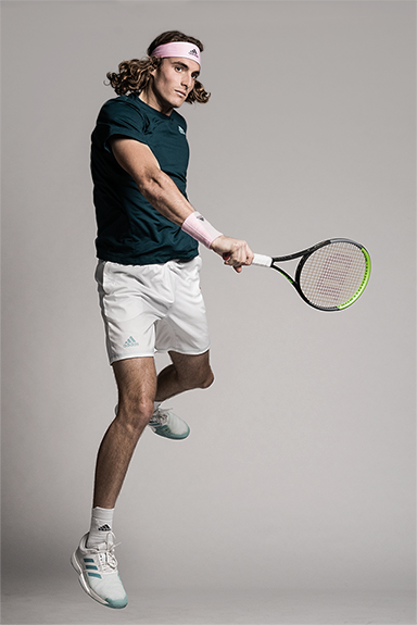 Stefanos Tsitsipas s tenisovými raketami Wilson Blade v7