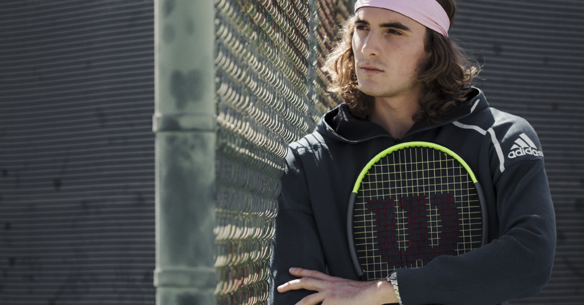 Stefanos Tsitsipas s novou řadou tenisových raket Wilson Blade v7